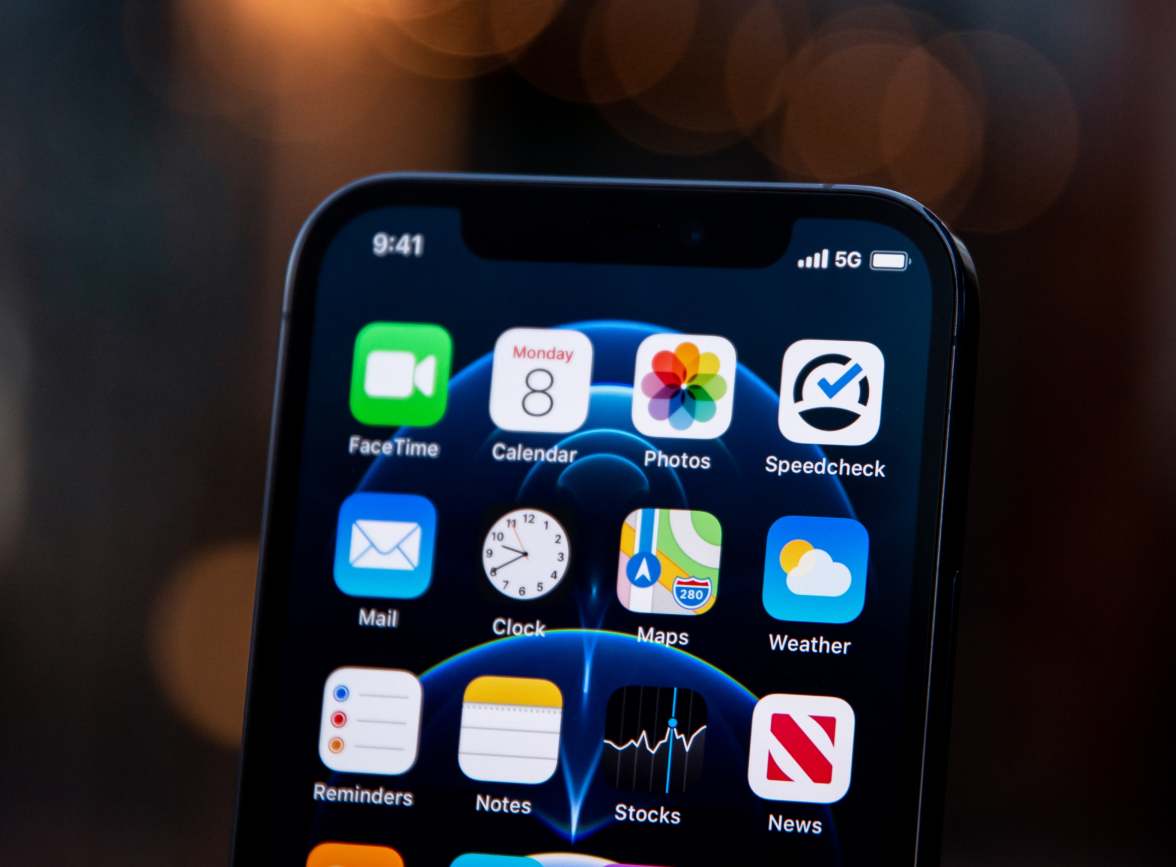 洮南苹果手机维修分享为什么 iPhone 12 在冬季会自动关机 